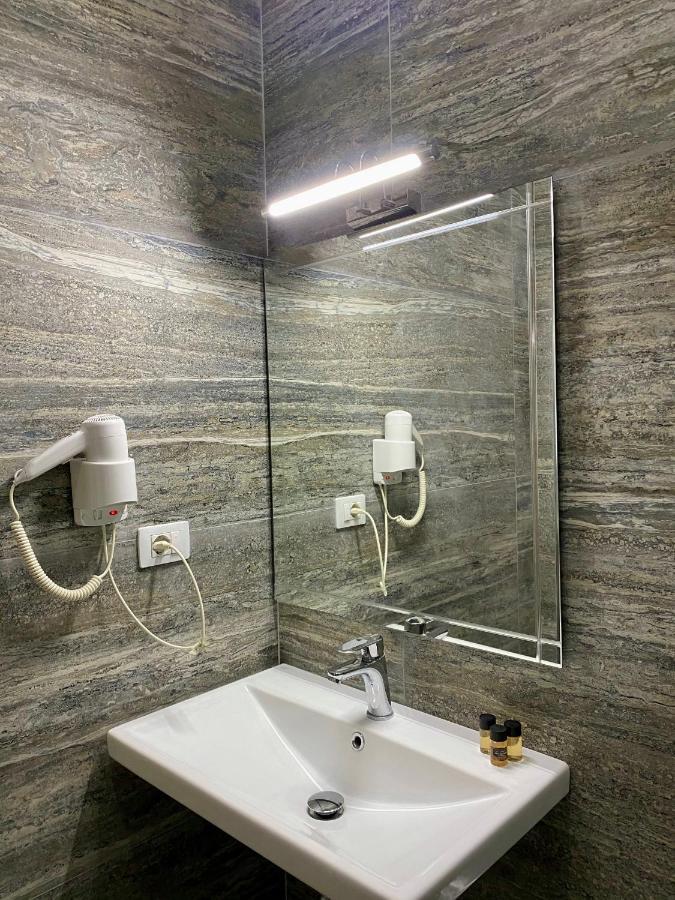 Hotel Bojko Vlorë エクステリア 写真