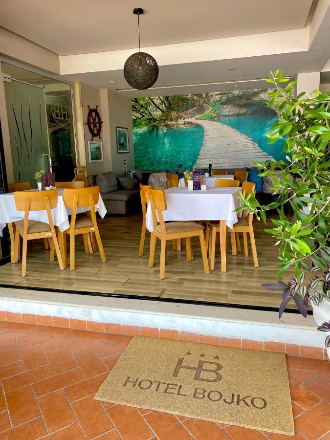 Hotel Bojko Vlorë エクステリア 写真