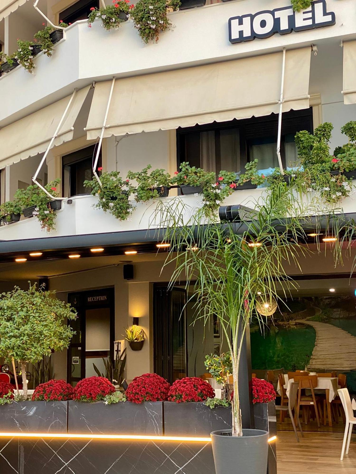 Hotel Bojko Vlorë エクステリア 写真