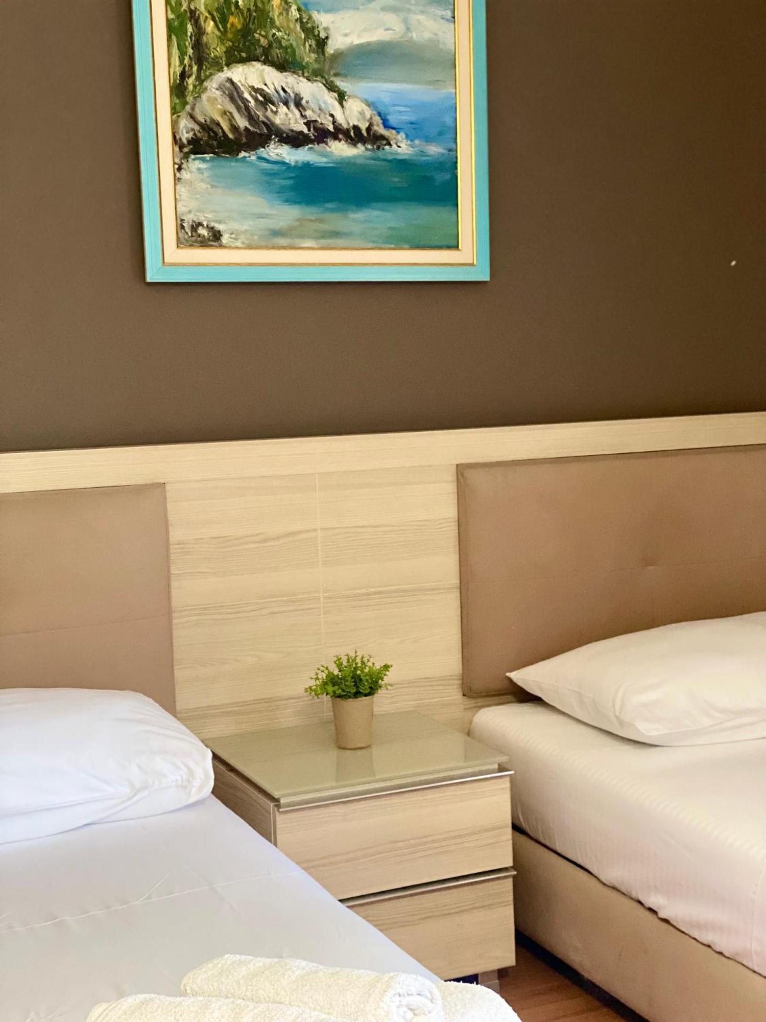 Hotel Bojko Vlorë エクステリア 写真