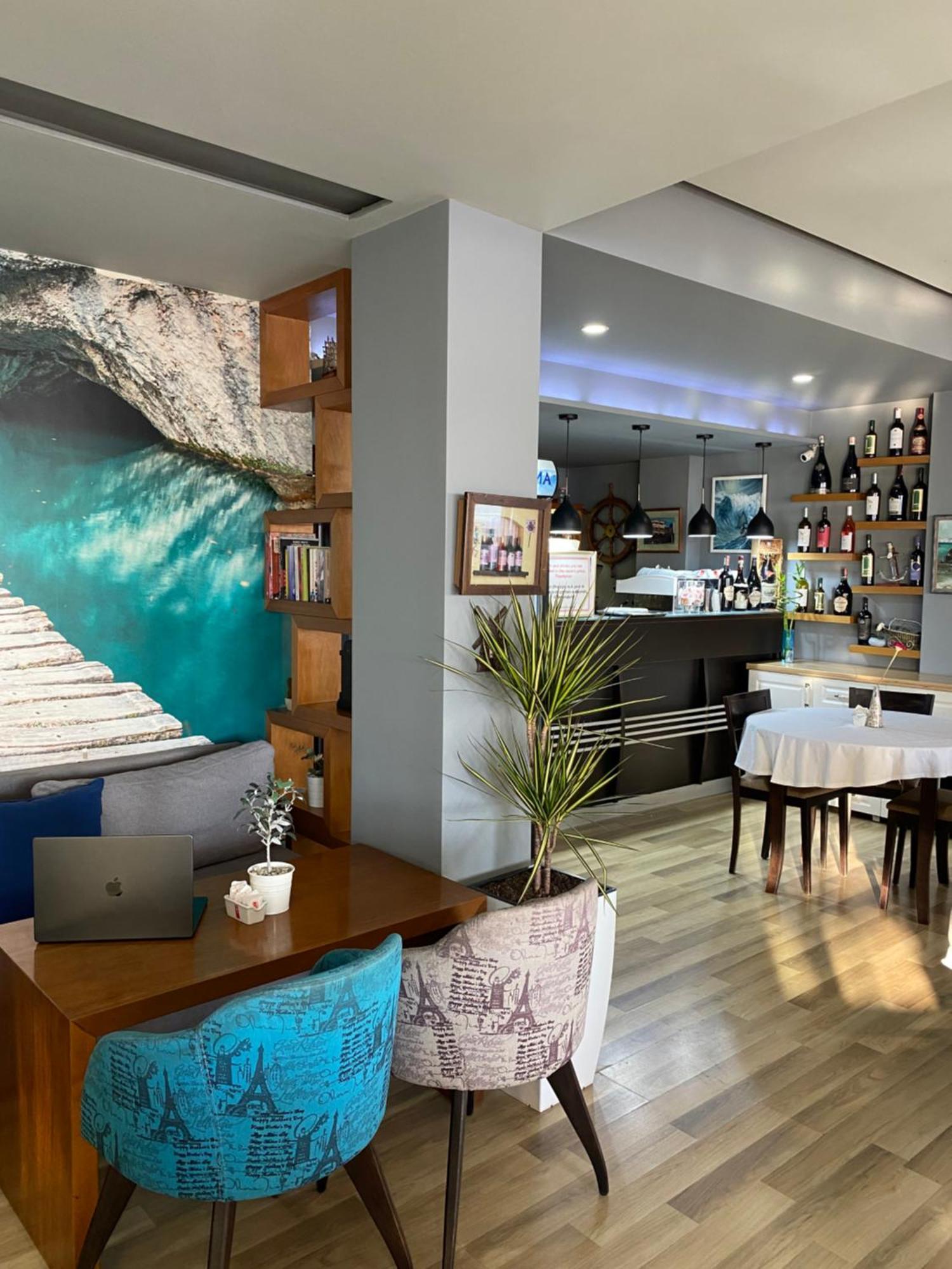 Hotel Bojko Vlorë エクステリア 写真