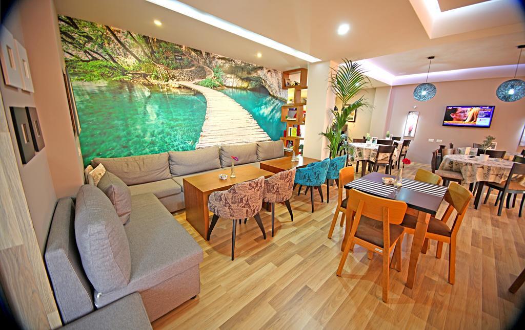 Hotel Bojko Vlorë エクステリア 写真