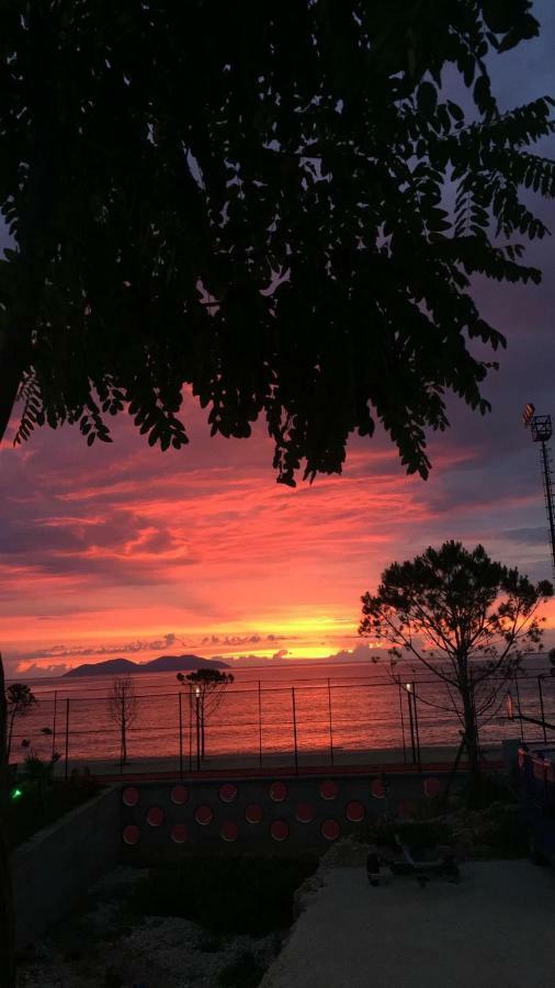 Hotel Bojko Vlorë エクステリア 写真